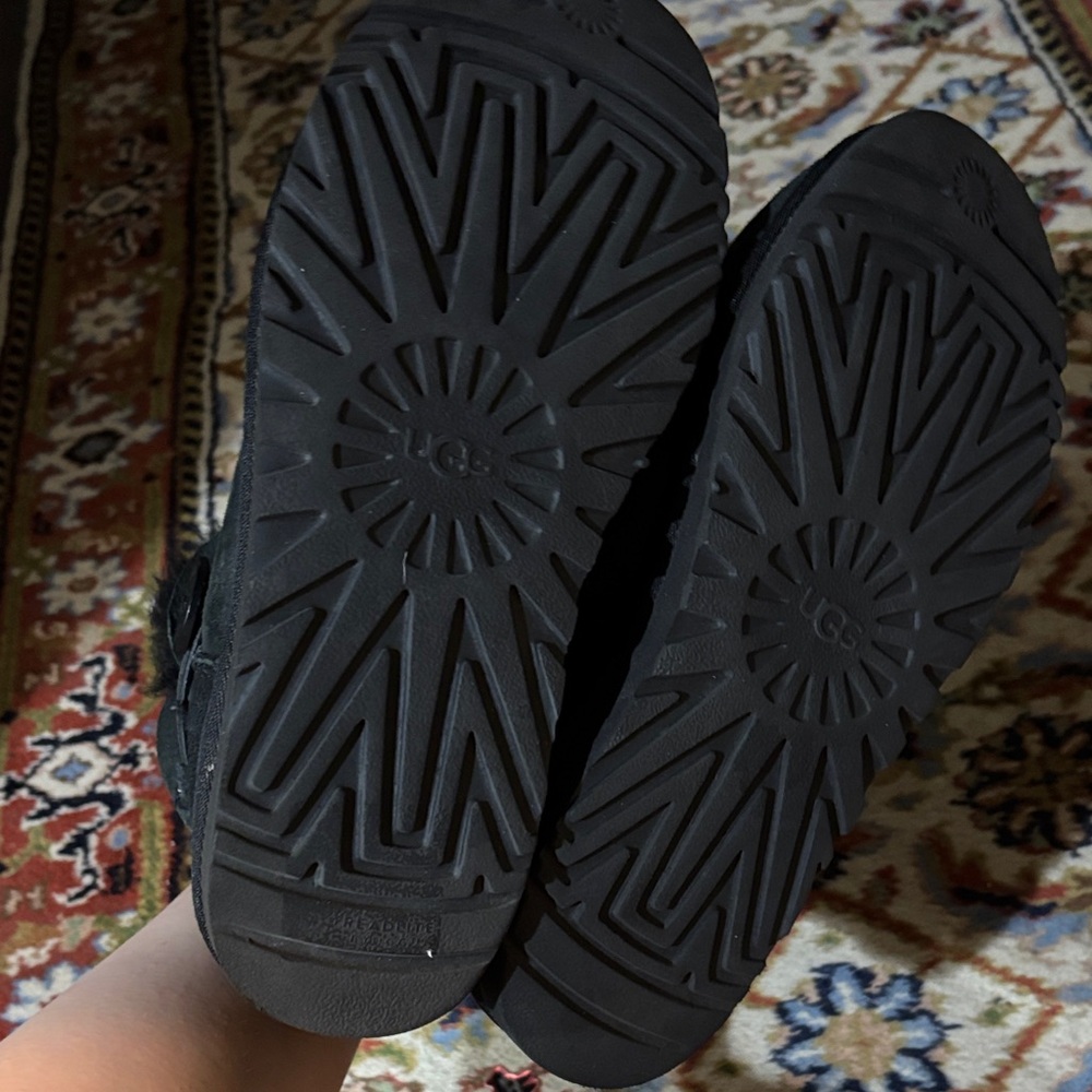 Ugg Mini Bailey Button - image 5